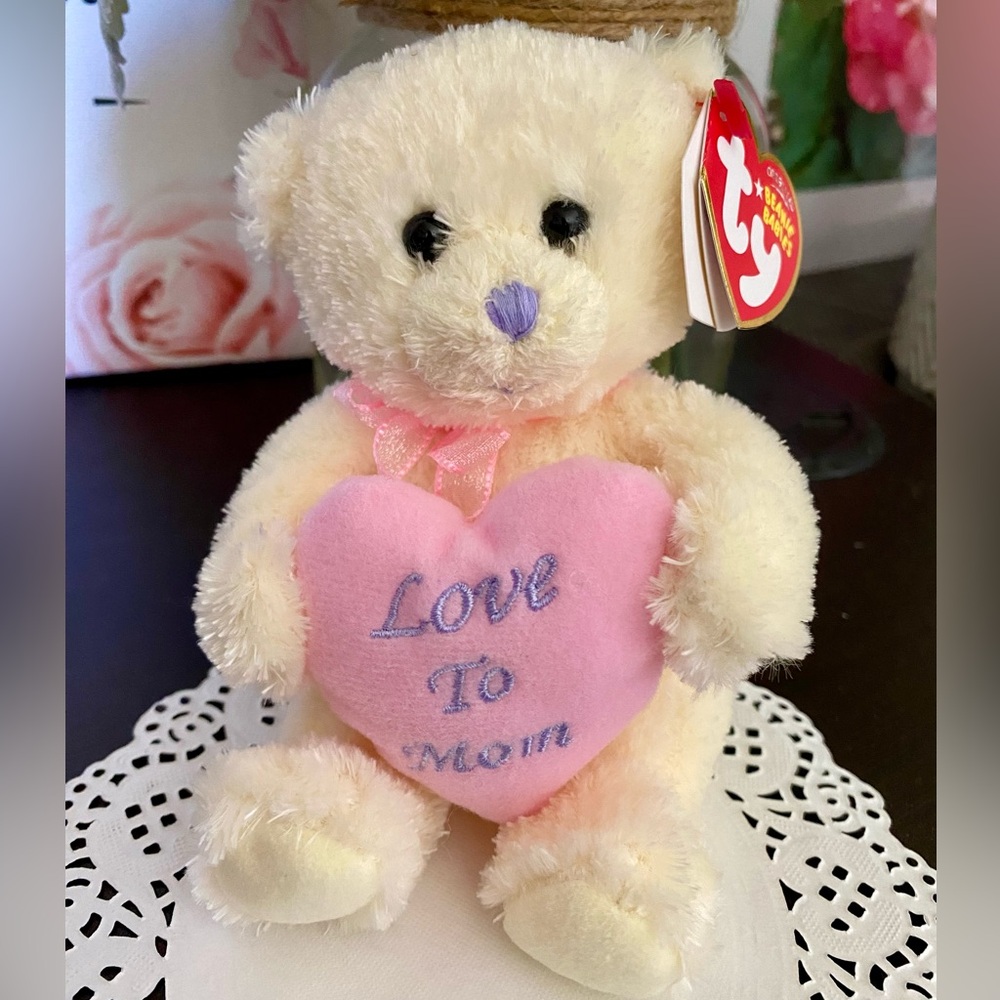 🌸 “MY MOM” RETIRED TY BEANIE BABY BEAR. DATED 2007! MWMT! APPROX 6.5”.